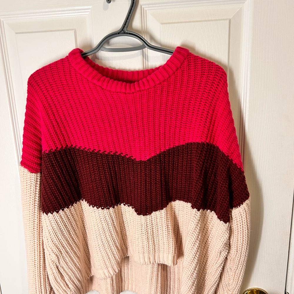 GUESS sweater